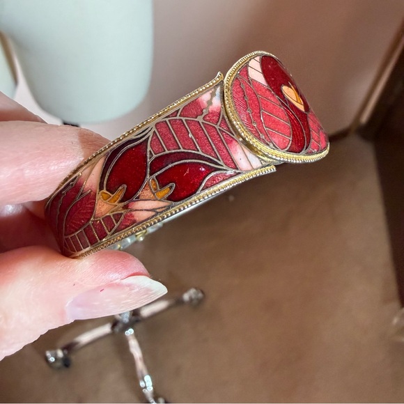 Vintage 70’s 80’s art deco burgundy Red calla Lily Enamel Clamper bracelet - Picture 4 of 17